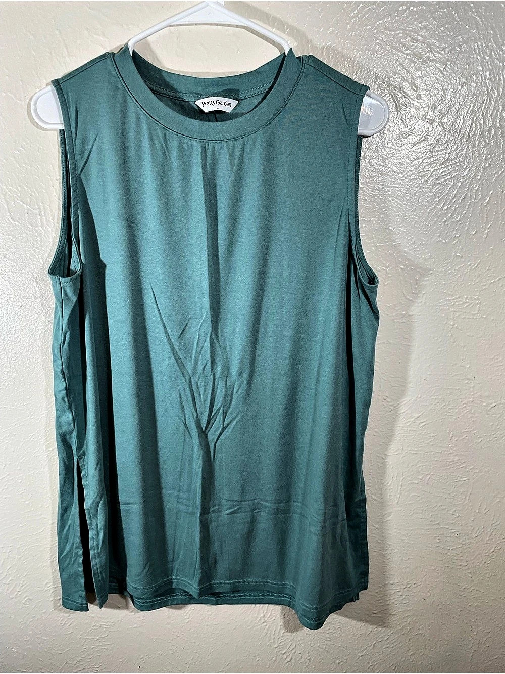 PrettyGarden Women's Sleeveless Top in Blue Large Like New
